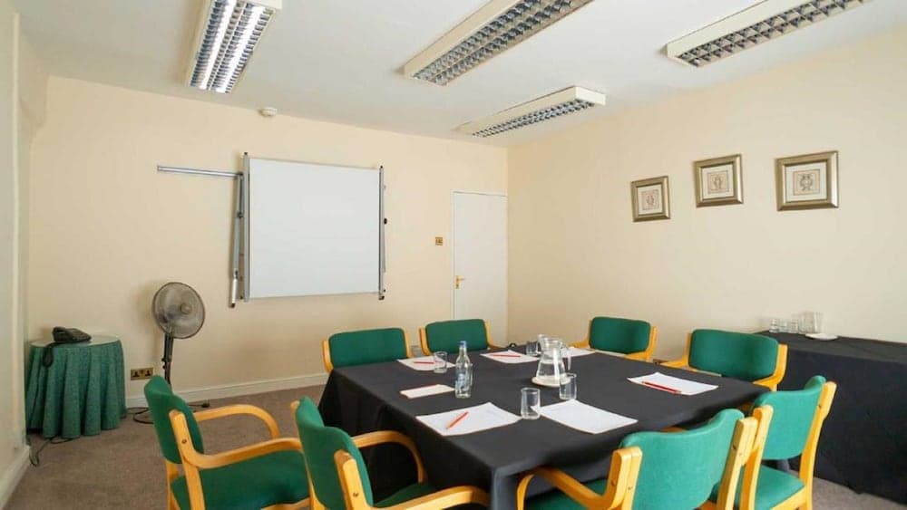 Hotel Wrexham photo 2
