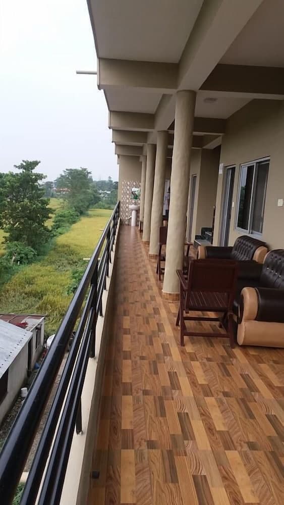 Sauraha Boutique Resort photo 9