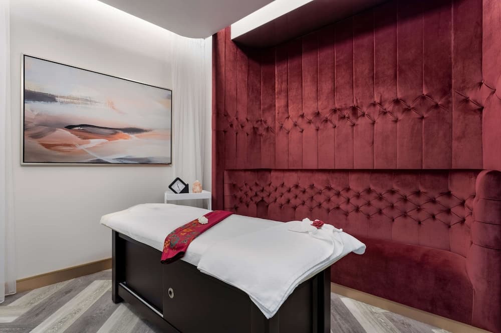 Radisson Dubai Damac Hills photo 6