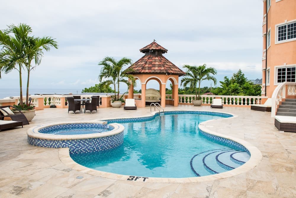 Villa Sweet Villa