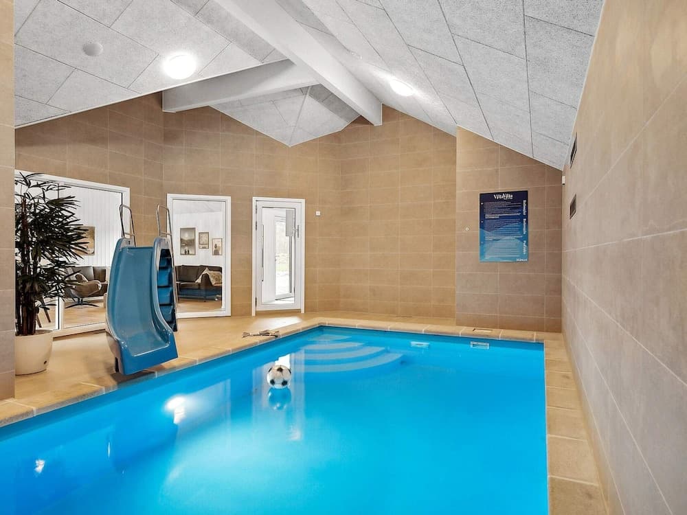 Spacious Retreat for 20 - By Traum Ferienwohnungen photo 3
