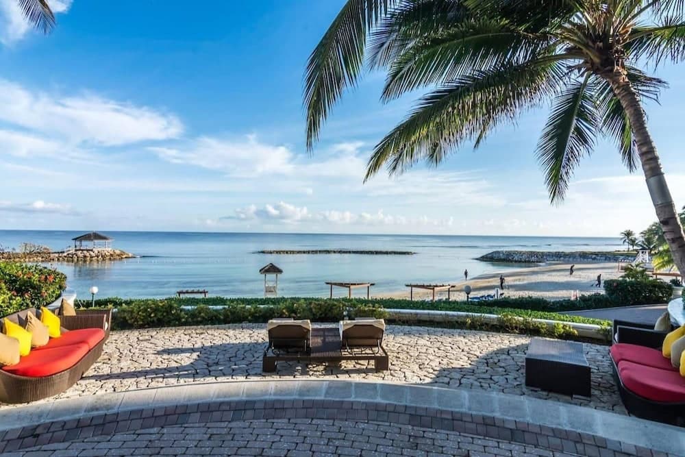 Luxury 1-bed Apartment in Montego Bay photo 7