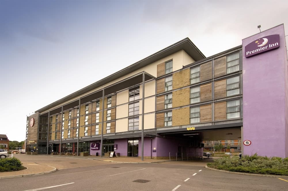 Premier Inn Watford - Croxley Green photo 9