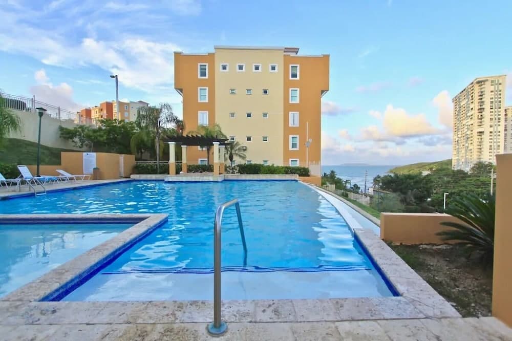 608 Ocean & Marina Views 3 Bed 2 Bath photo 3