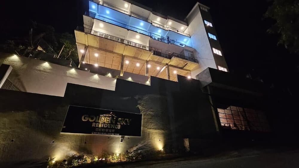 Golden sky Residence photo 2
