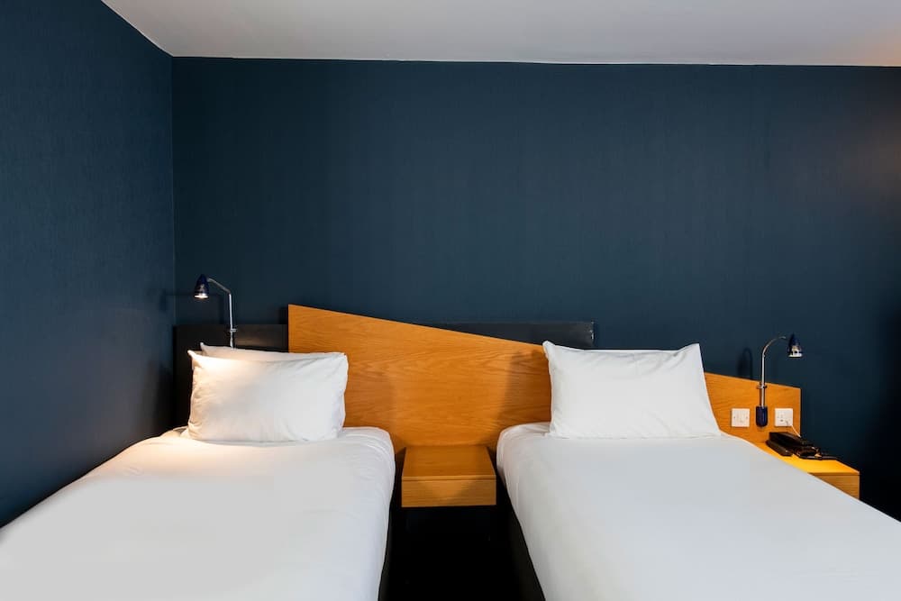 Holiday Inn Express Peterborough by IHG photo 2