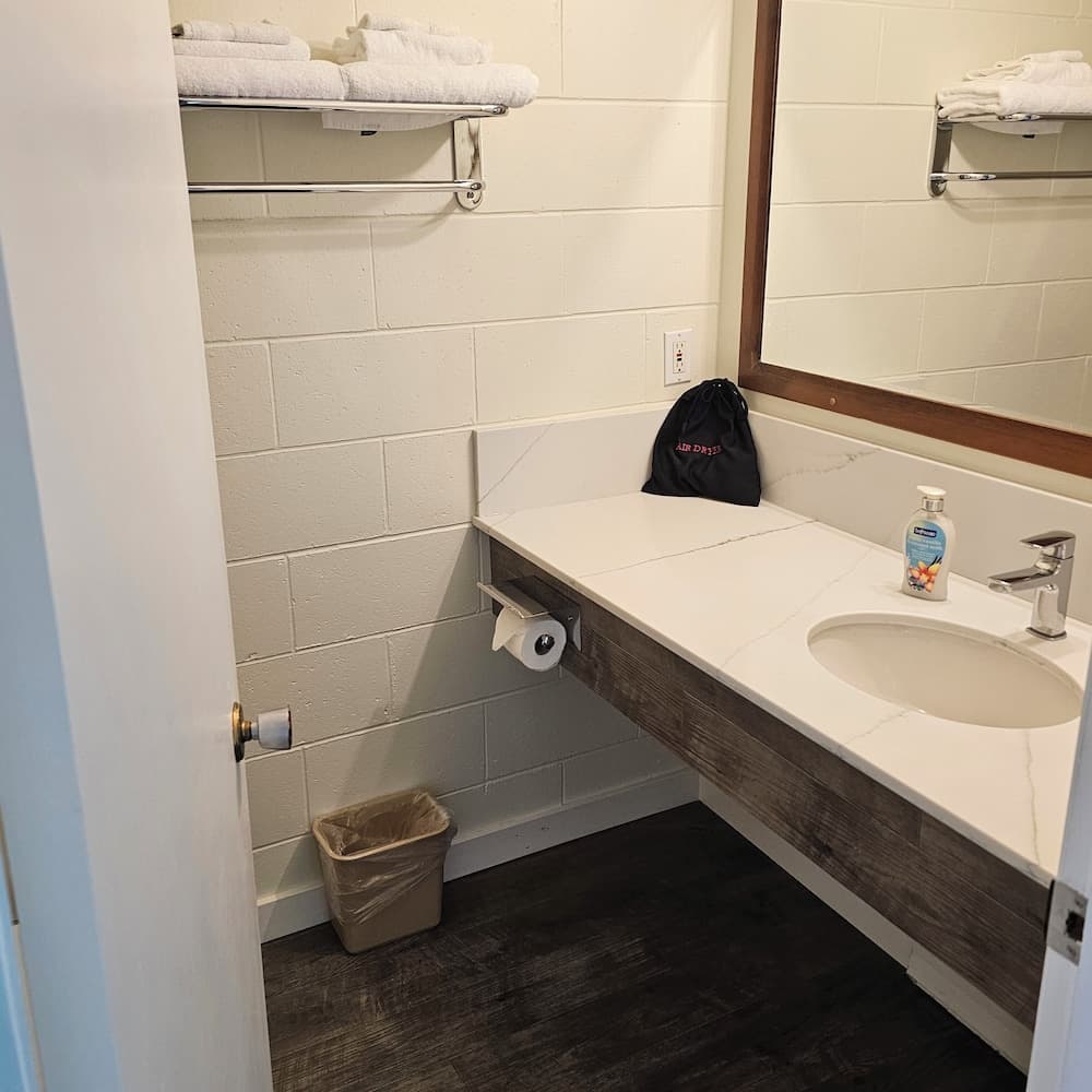 Pacific Rim Motel photo 5