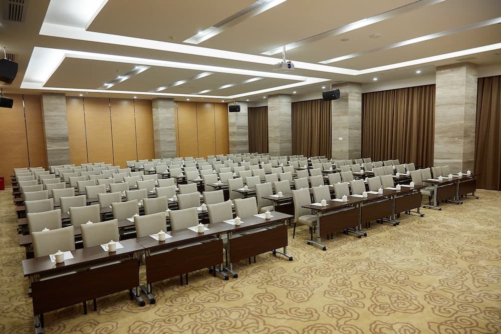 The Thousand Lantern Lake Hotel photo 5