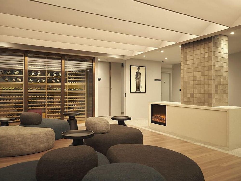 Red Dot Hotel photo 6