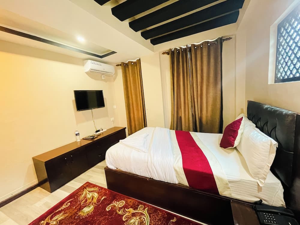 Hotel Lotus Grand photo 9