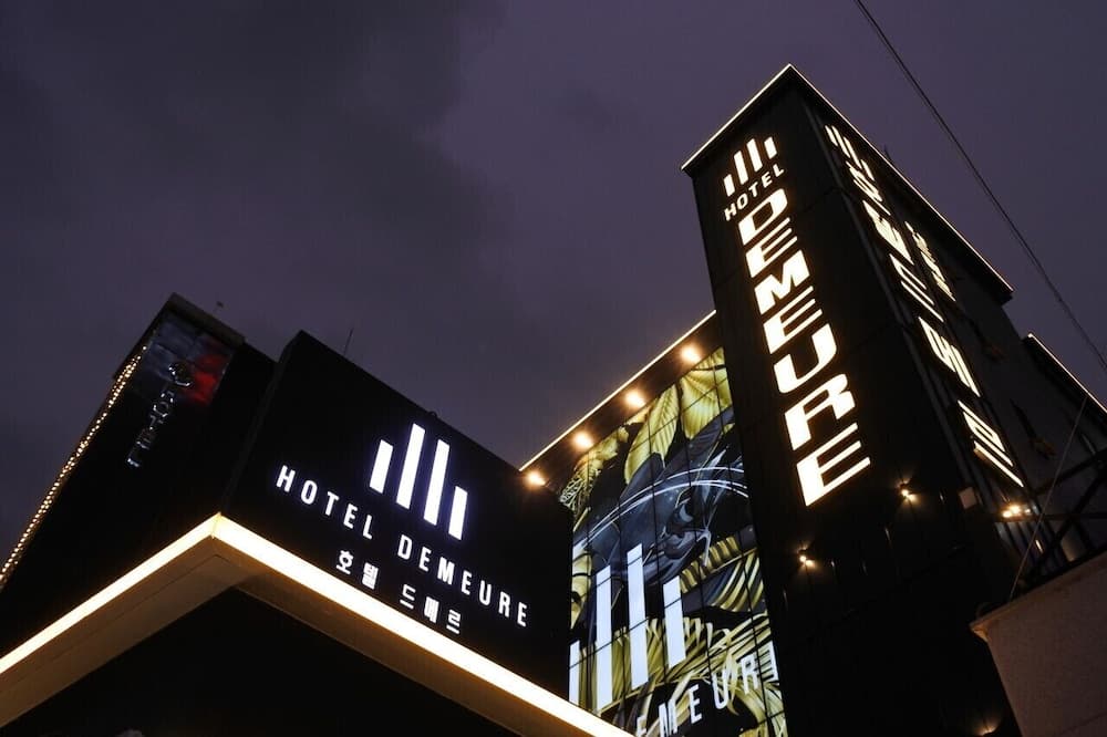 HOTEL DEMEURE photo 7