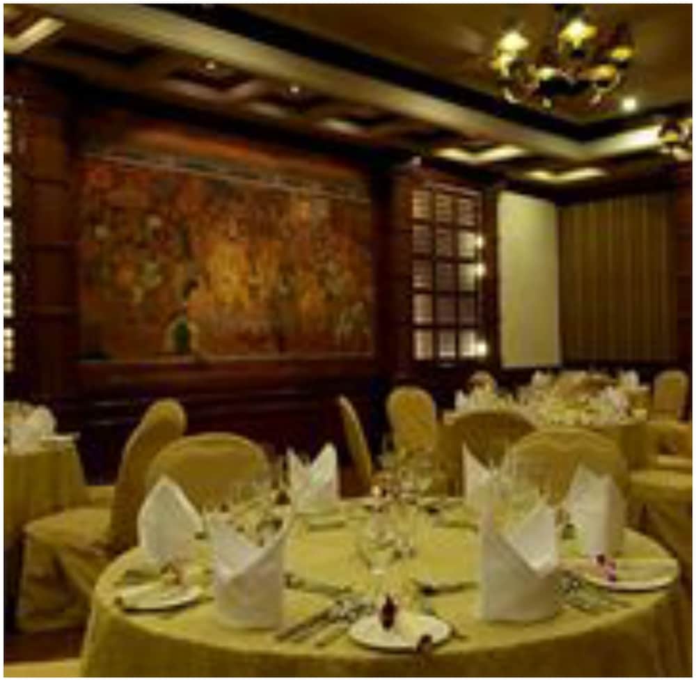 Vivanta Ernakulam, Marine Drive photo 8