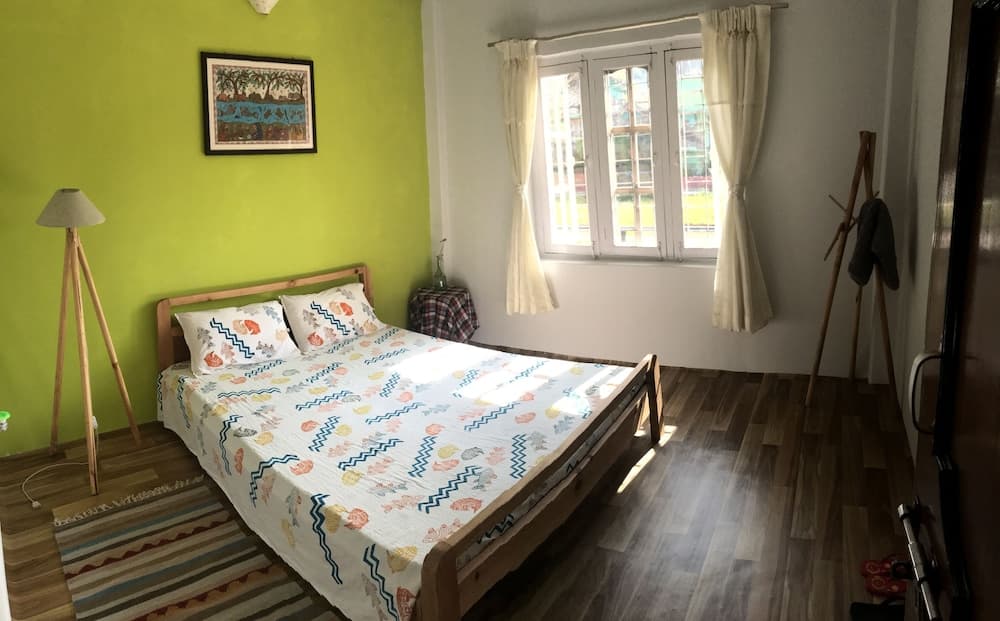 Apartment with mountain and lake view photo 9