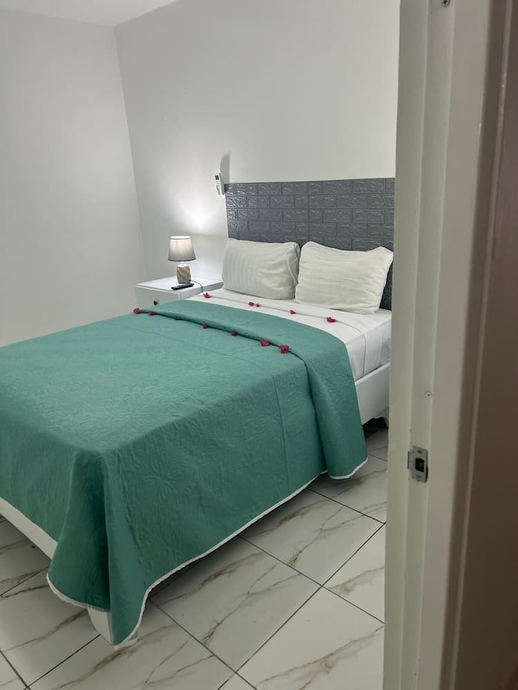 Hotel tropic pop photo 2