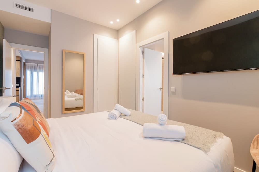 Home Art Apartments Bernabéu photo 5