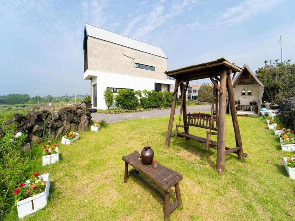 Jeju Jeobadae Nuwo