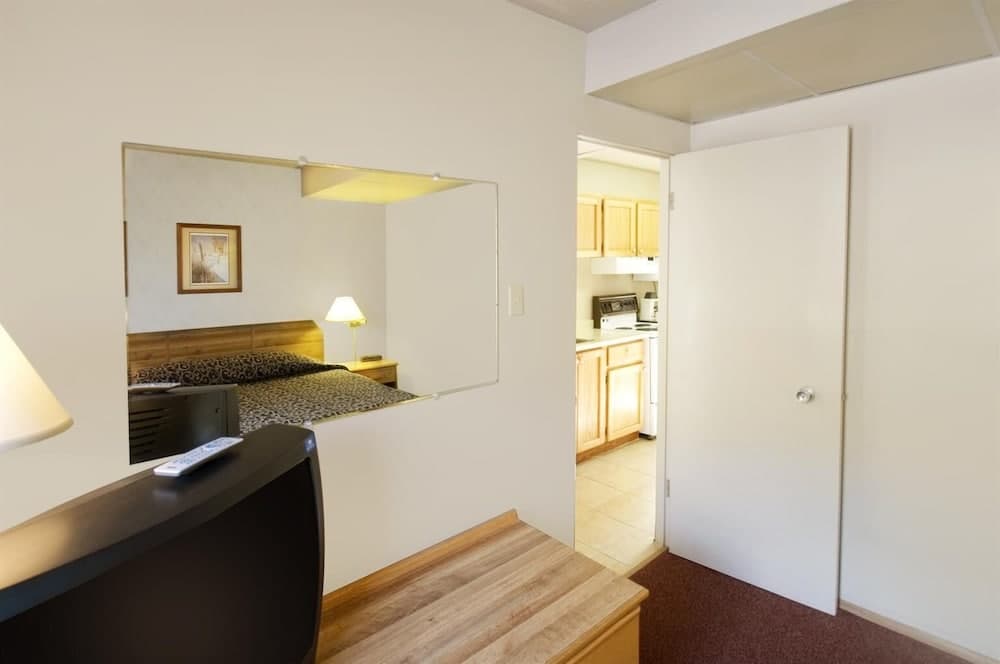Canadas Best Value Desert Inn & Suites Cache Creek photo 6
