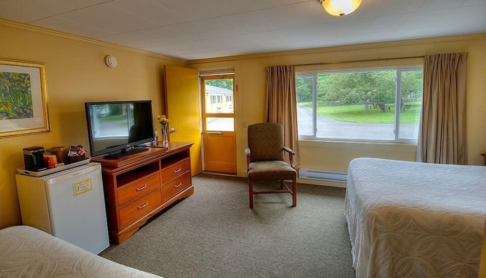 Picket Fence Motel photo 4