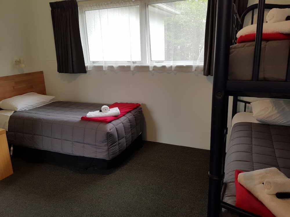 Courtesy Court Motel photo 6