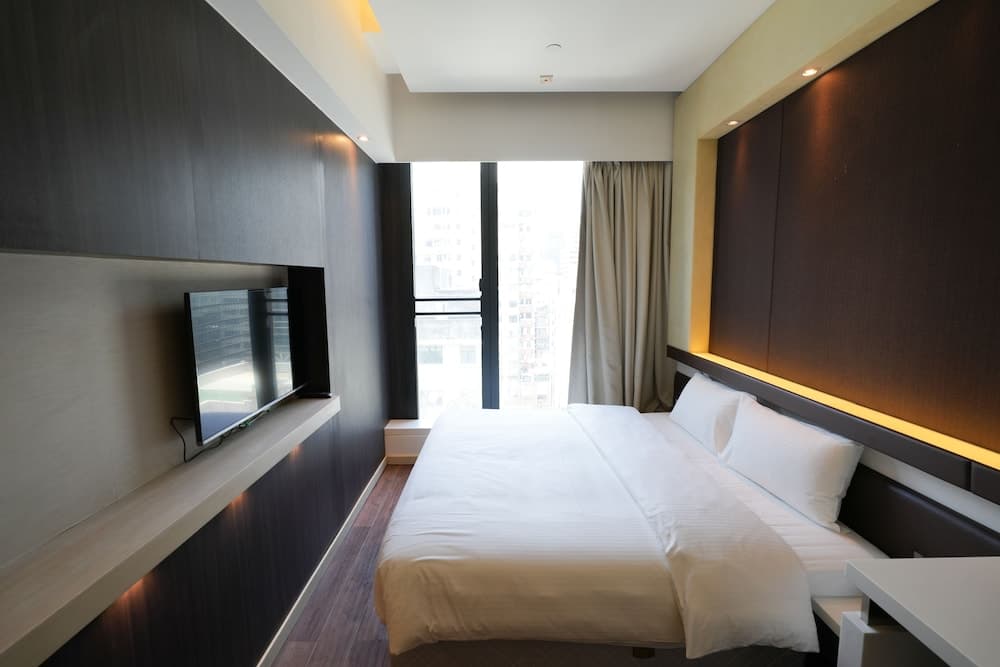 Epoch Hotel photo 8