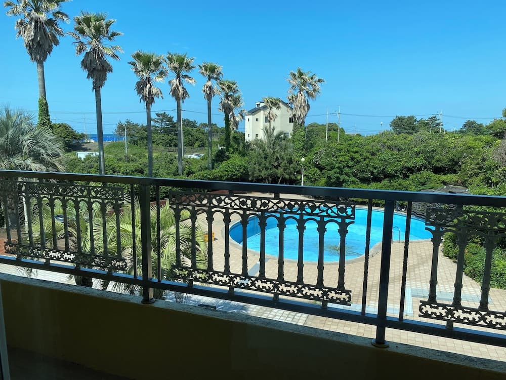 AVA Hotel Jeju Hamdeok photo 2