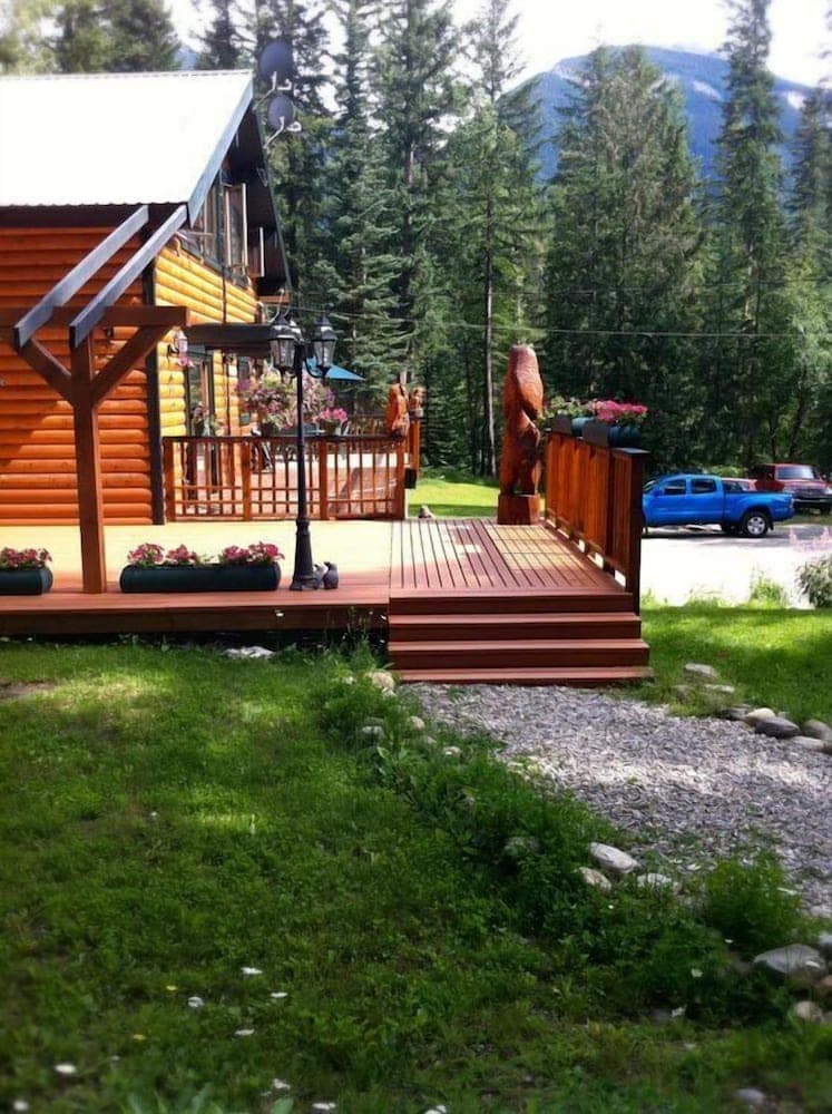 Mount Robson Mountain River Lodge photo 3