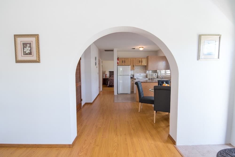 Windsong Guest Apartments photo 2