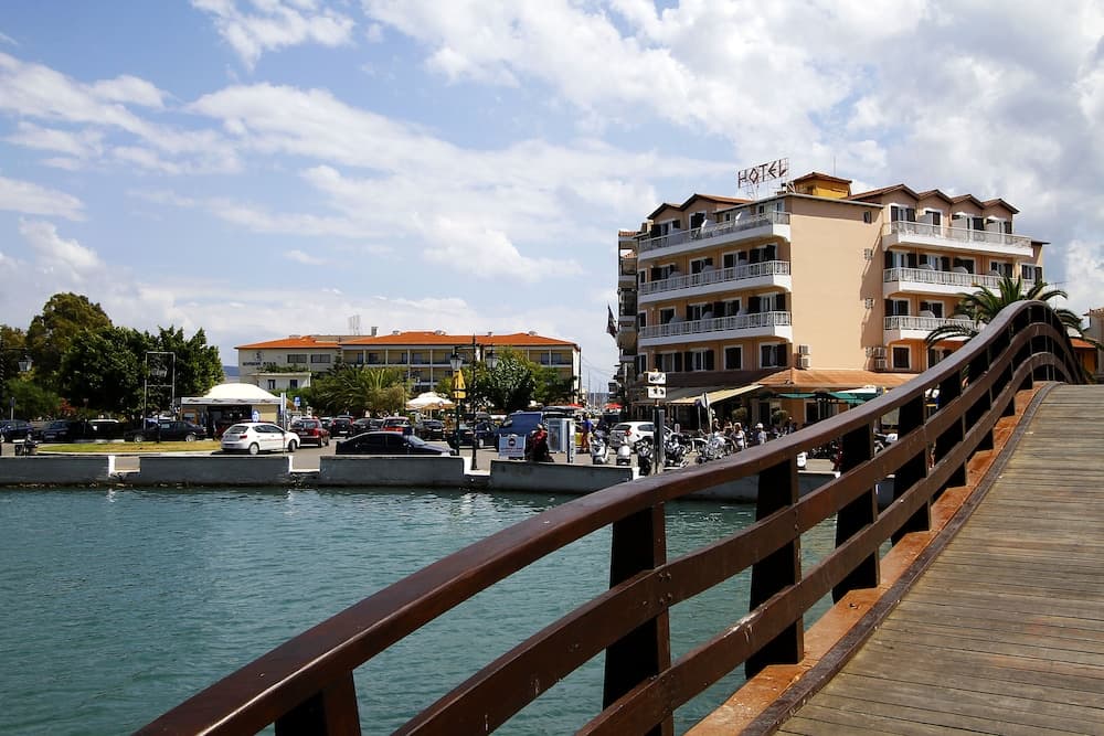 Nirikos Hotel