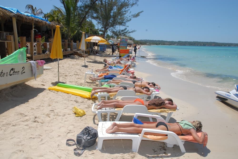 Fun Holiday Beach Resort photo 3