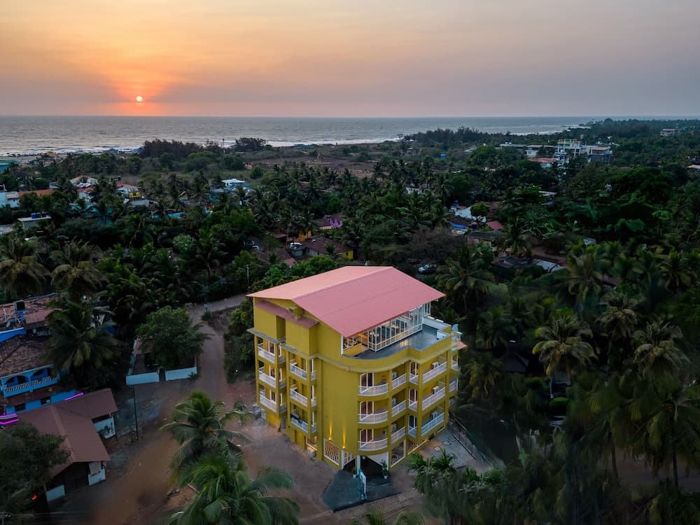 Bedzzz Xclusiv Morjim, Goa By Leisure Hotels
