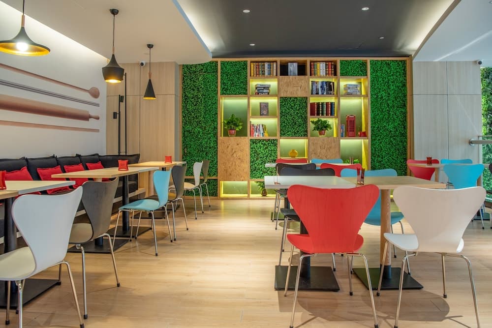 ibis Luoyang Baolong Square Hotel photo 5