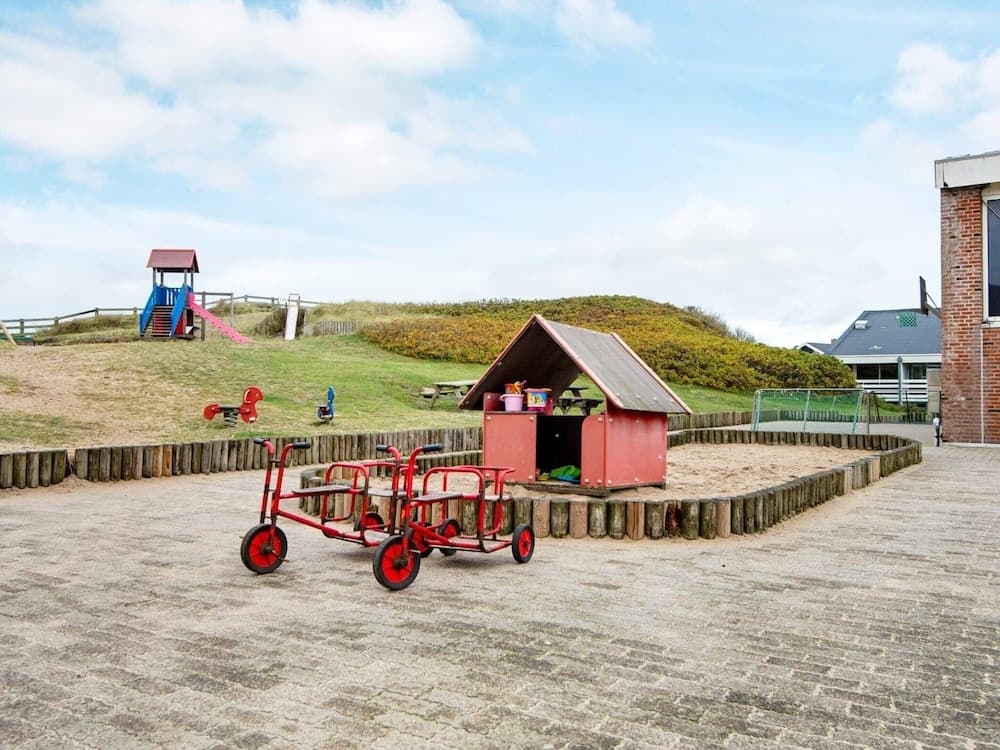 4 Person Holiday Home on a Holiday Park photo 9