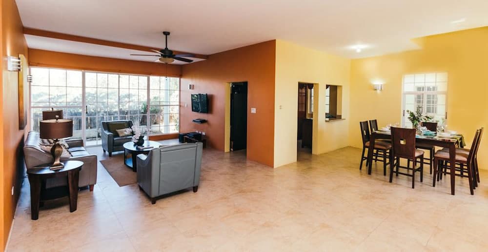 Paradise  Beach Front Apartment photo 8