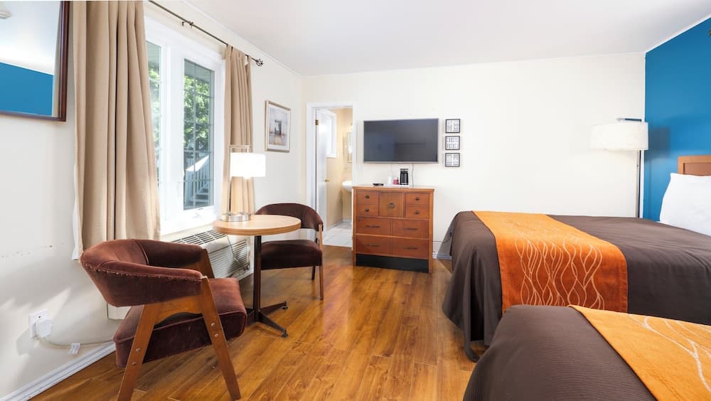 Coach House Inn photo 9