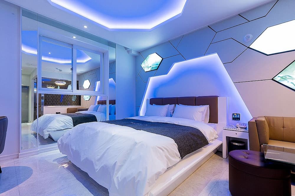 hotel room