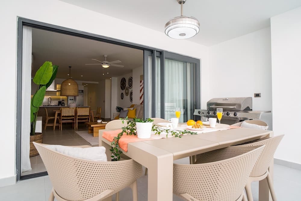 Luxury 3 Bedroom Apartment at the Beach photo 2