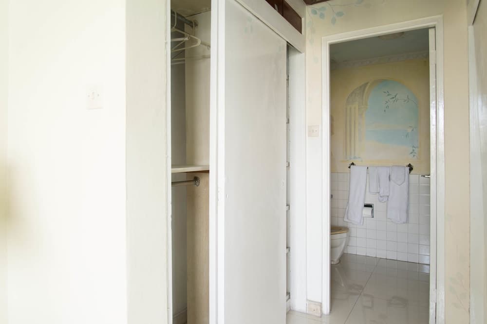 Court Manor at Montego Bay Club photo 8