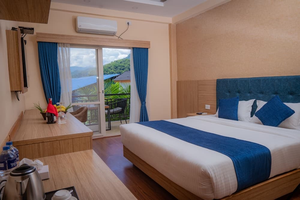 Majestic Lakefront Hotel & Suites photo 4