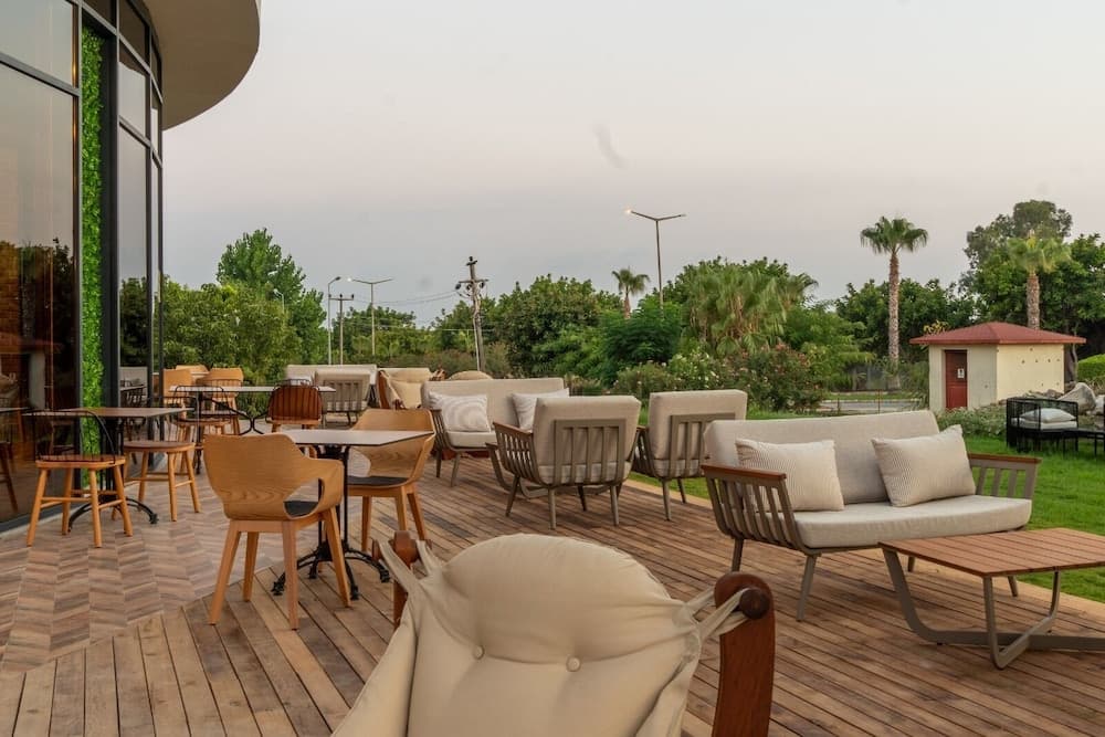 Side Square Hotel photo 6