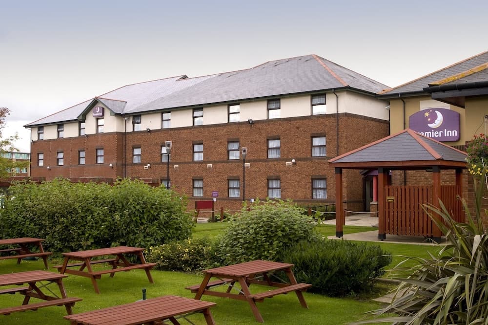 Premier Inn Livingston - M8 Jct3