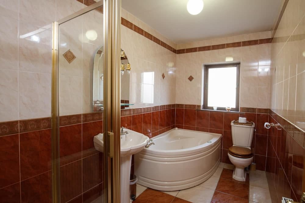 Old Fort Lodge photo 9