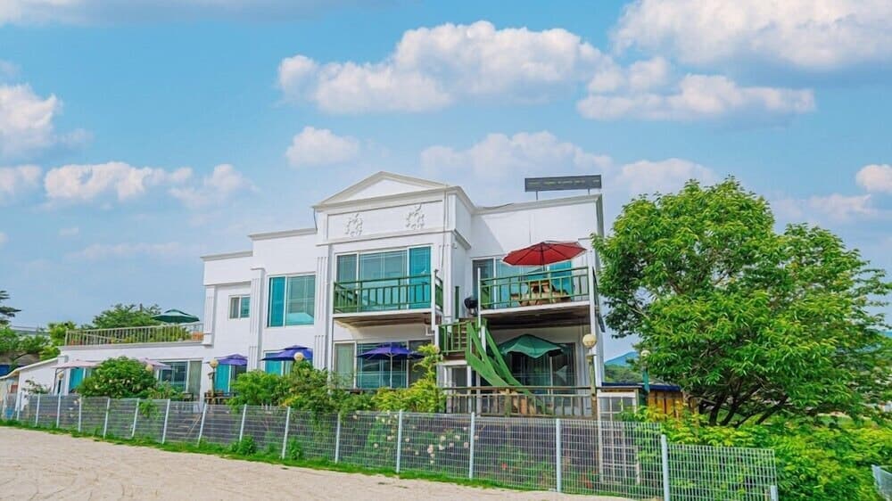 Yangyang Silver Sea Pension photo 9