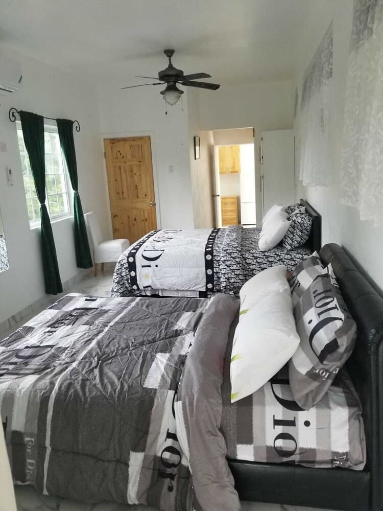 Thebreeze can Accommodate up to 30 People photo 2