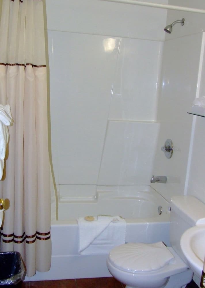 Yukon Inn photo 3