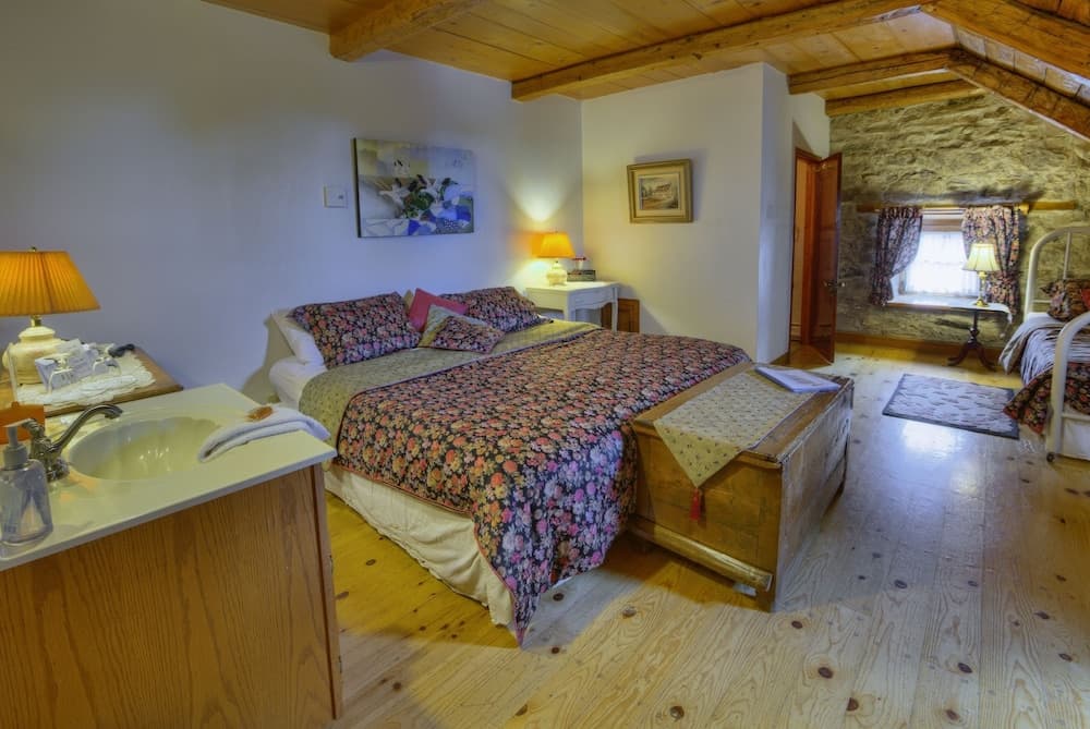 Auberge Baker photo 3