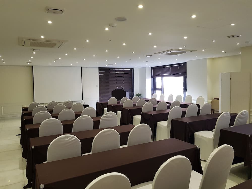 meeting & event spaces