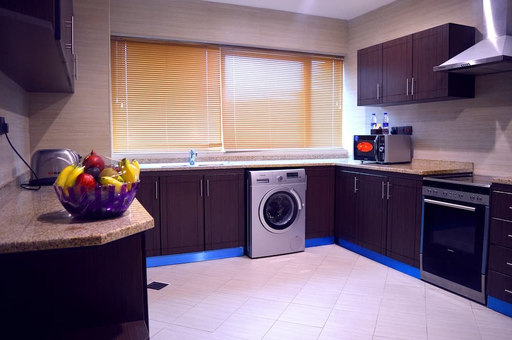 Milestone Hotel Apartment photo 9