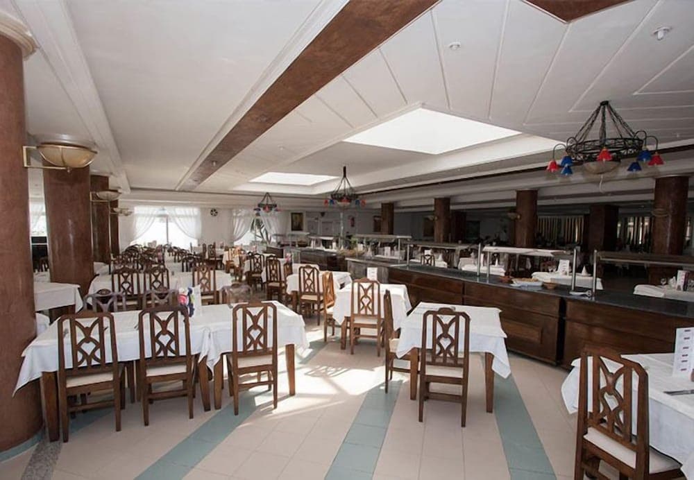 Golf Residence- Family Only photo 2