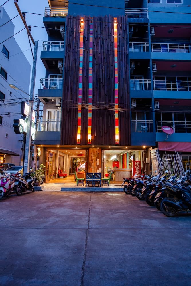 Madam Inn Patong photo 2