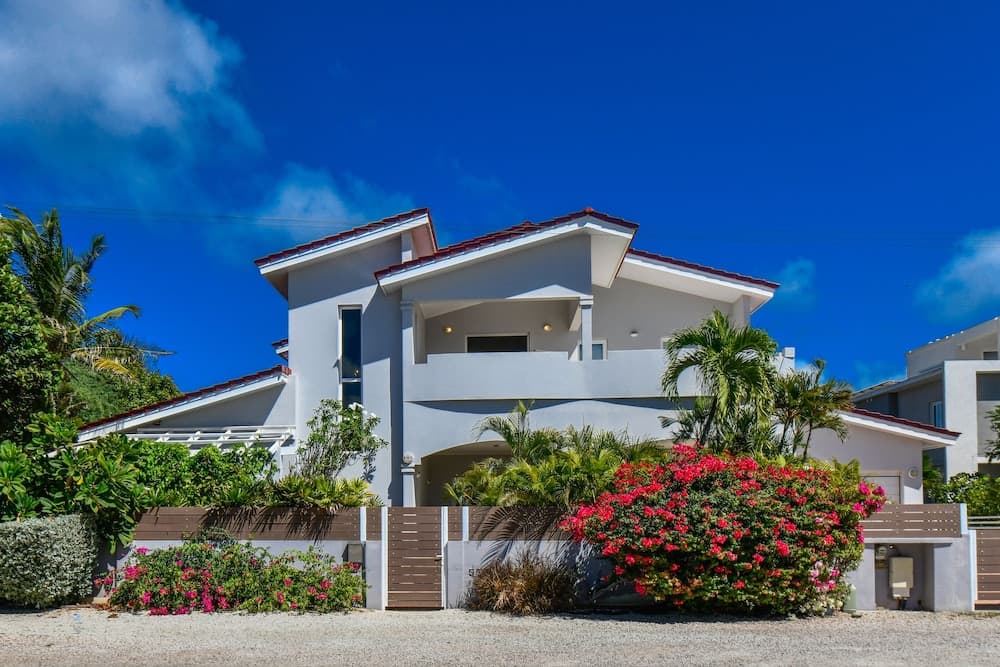 Beach Front Luxury Villa! Boca Catalina Malmok! photo 2